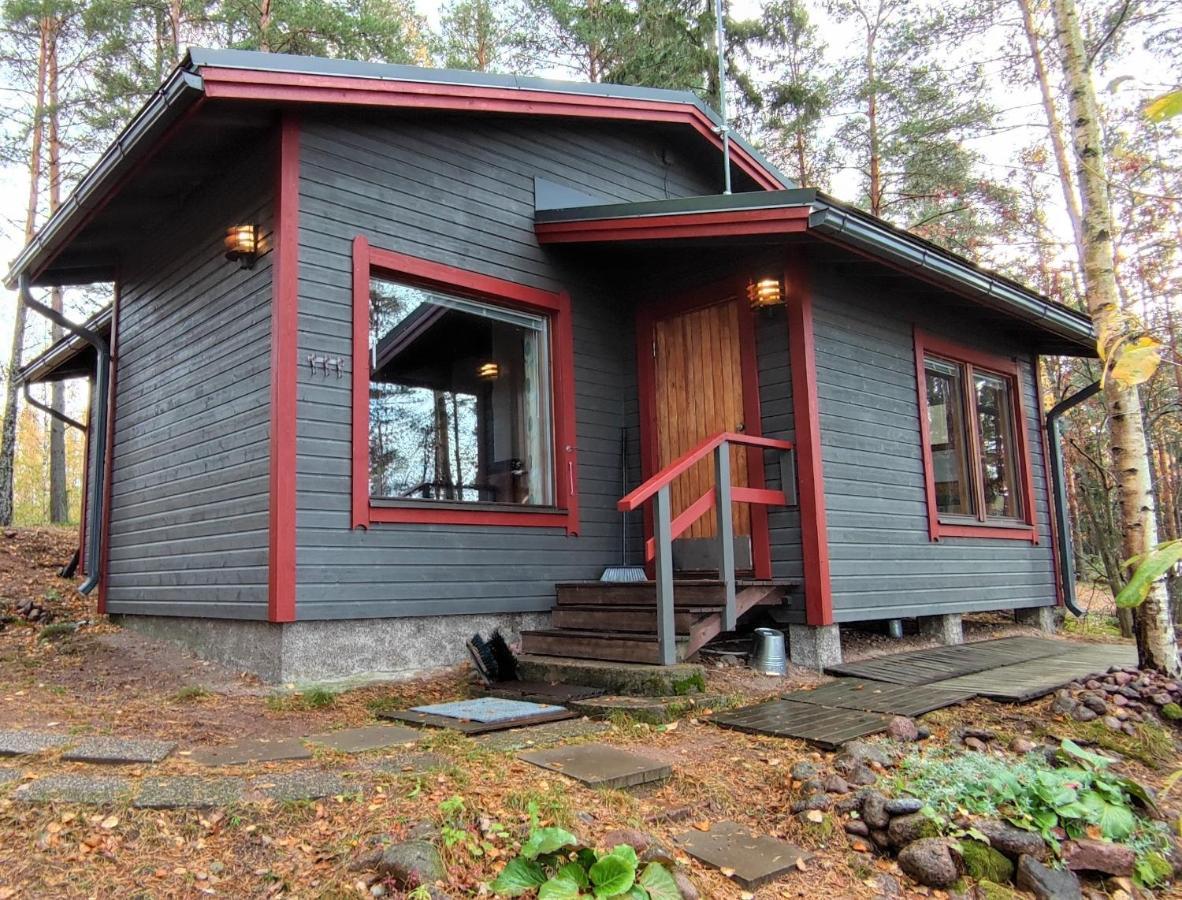 Pyhtaeaen Vuokramoekit Villa Tuuski Exterior photo